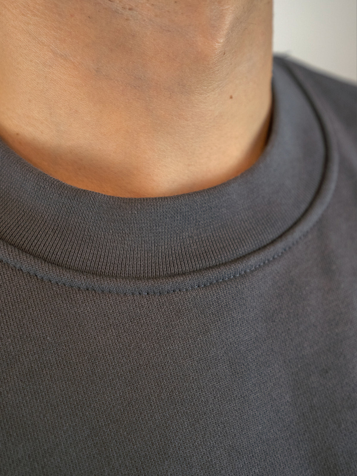 WG GREY CREWNECK