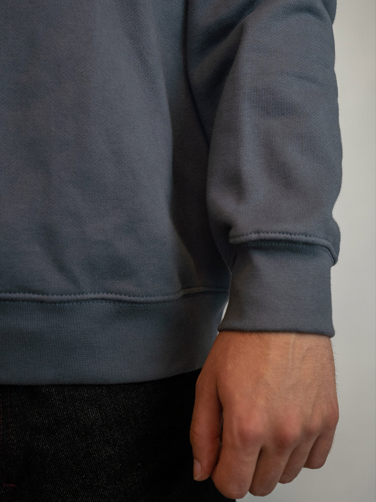 WG GREY CREWNECK